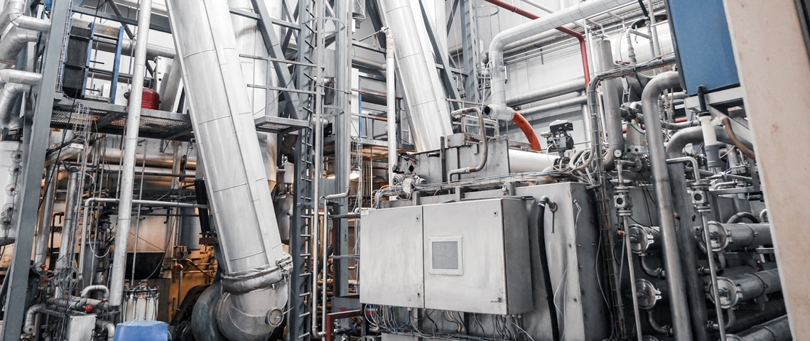 Moderne behandlingsanlæg til industrielt affald